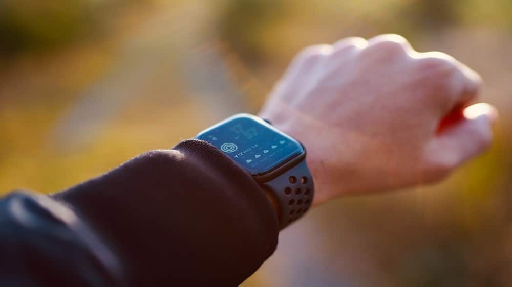 smartwatch with spo2 sensor